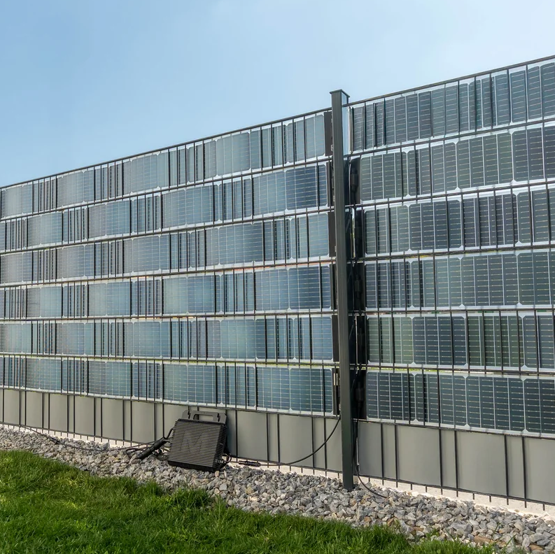 Solar-Balkonkraftwerk für Doppelstabmattenzaun – 800 W steckerfertig (468 Wp)