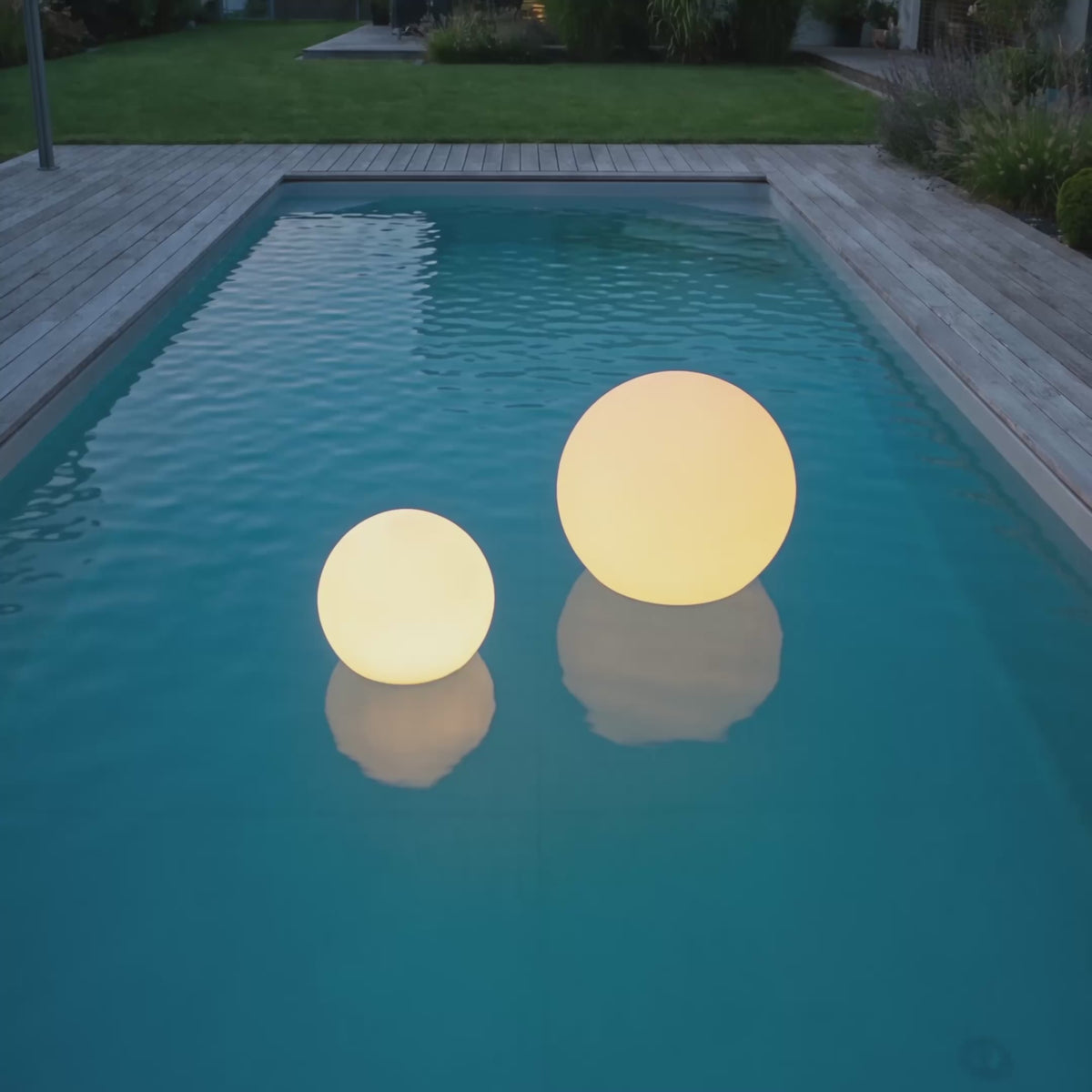 Video laden: Schwimmende Solar-LED-Gartenleuchte Orb